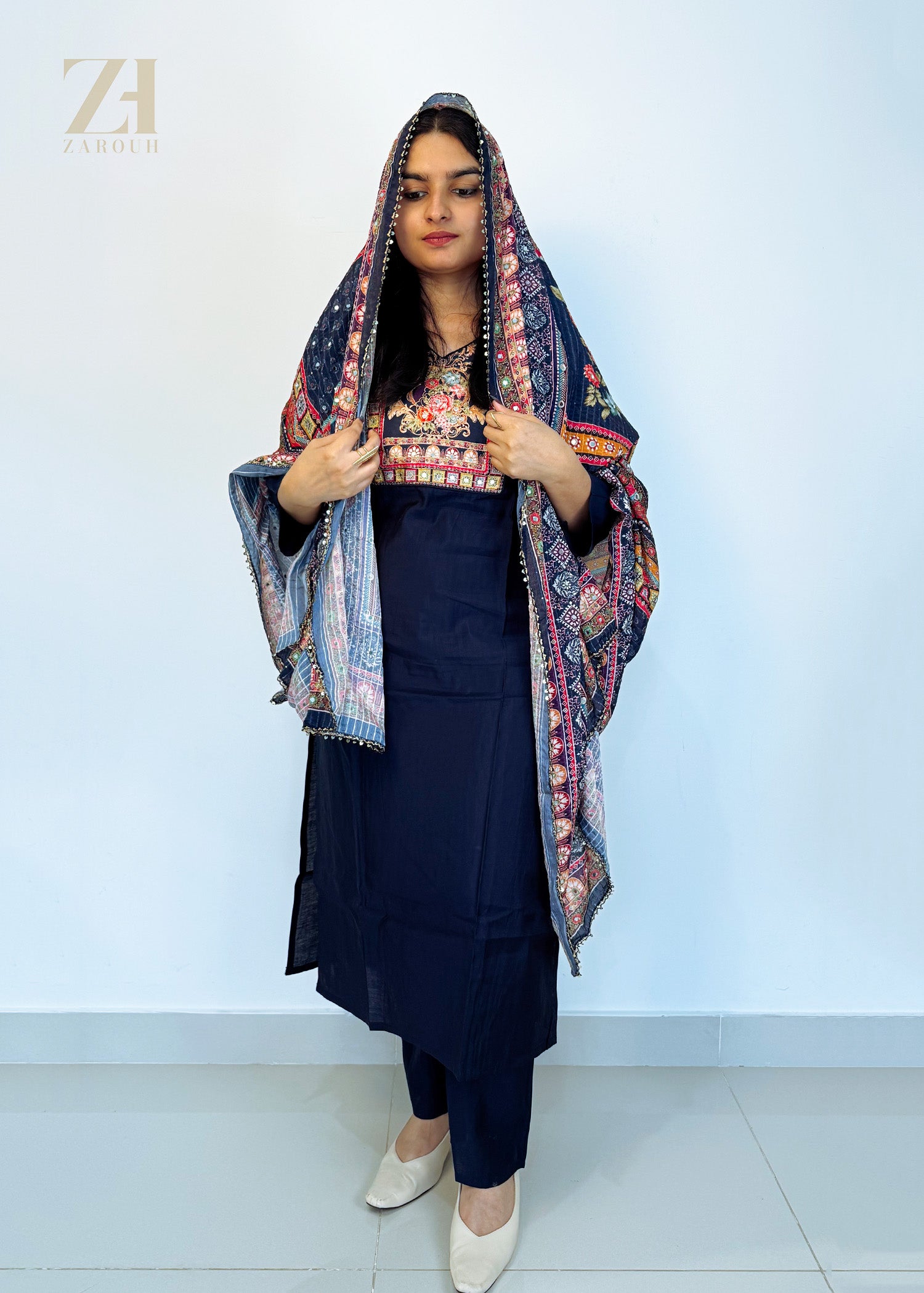 Navy Noor Roman Silk Set